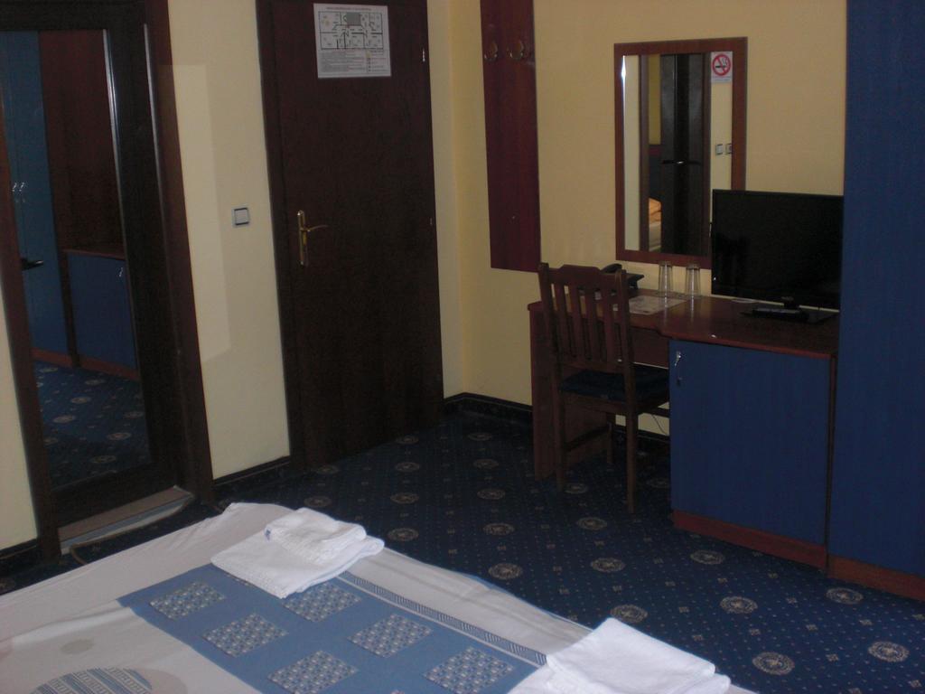Fenix Family Hotel Blagoevgrad Room photo