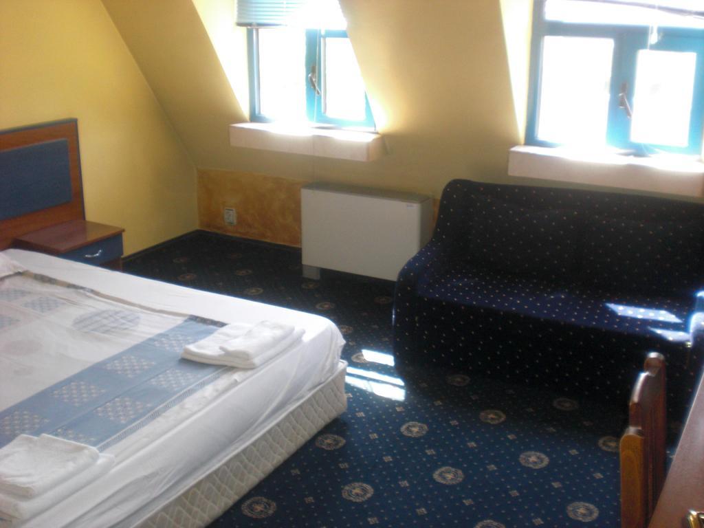 Fenix Family Hotel Blagoevgrad Exterior photo